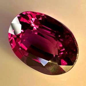 ععقيق متغير اللون طبيعيًا 2.79 قيراط - 9.3 × 7 مم - نادر