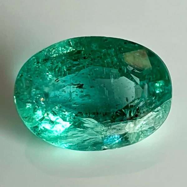 Natural Emerald 0.98 ct - 7.3 x 5.3 mm - Beautiful transparency - RARE