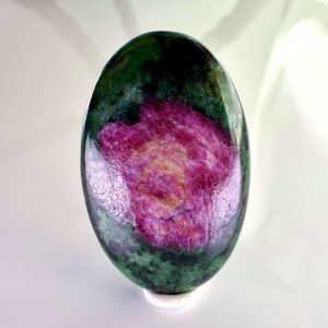 Natural Ruby Zoisite 56,6 ct - Cabochon Stone