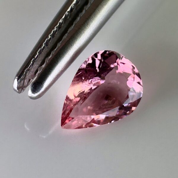 Natural vibrant pink tourmaline, a rare and luminous gemstone, ideal for fine jewelry creations or an exclusive collection.